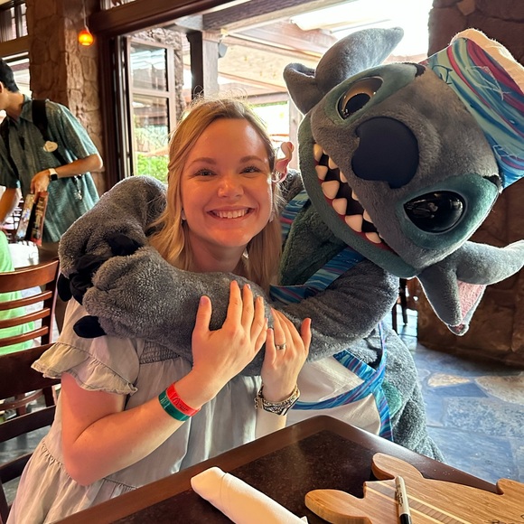 Meet your posher, Mel - Picture 2 of 3